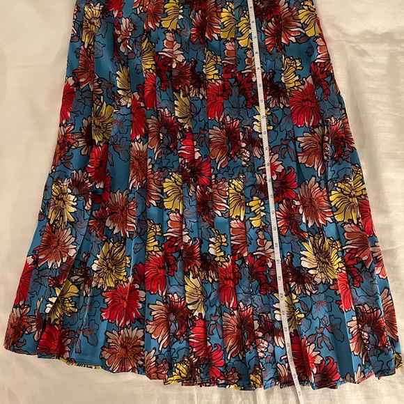 Aritzia Little Moon Olyra Floral Pleated Midi Skirt - Picture 7 of 8